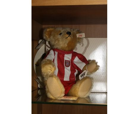 A BOXED STEIFF BAYERN MUNICH BEAR, No.1458 of 1500, wearing shirt and shorts, No.996382