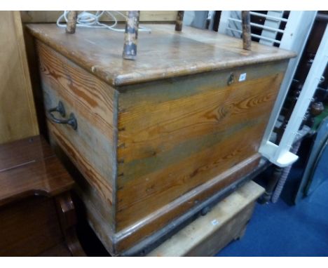 AN EARLY 20TH CENTURY PINE TOOL CHEST, with four drawers to interior, approximate size width 84cm x depth 61cm x height 58cm