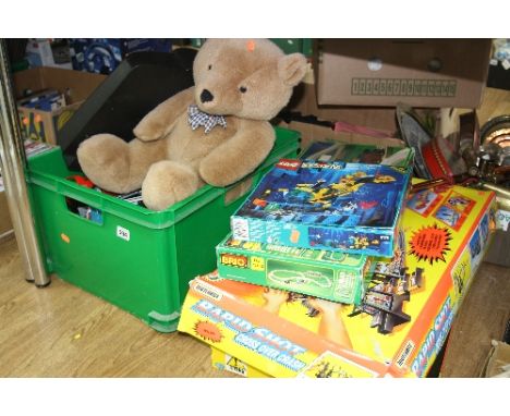 A QUANTITY OF UNBOXED AND ASSORTED PLAYWORN DIECAST VEHICLES, to include Corgi, Matchbox, Siku and Burago, with a boxed Scale