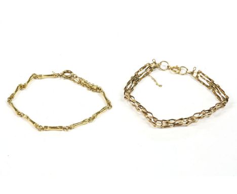 A gold bamboo link bracelet, with bolt ring, 7.18g, a 9ct gold three row gate link bracelet, 4.15g