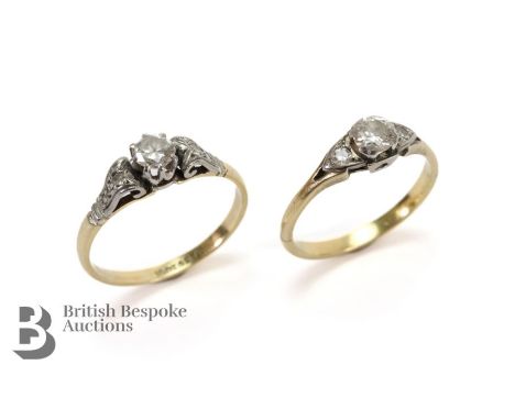 18ct yellow gold three-stone diamond ring, set with a centre of approx 33 pts, flanked by two 2pts eight-cut dias, size N, ap