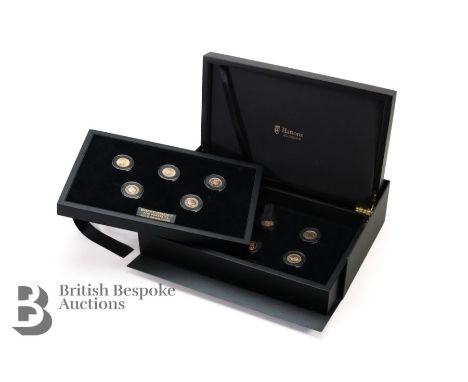 Hattons of London Queen Elizabeth II boxed set of eleven sovereigns.The first tray containing five portrait gold sovereign da