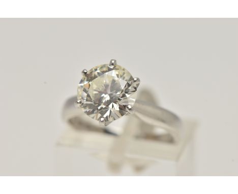 A SINGLE STONE DIAMOND RING, round brilliant cut diamond, estimated diamond weight 2.50cts, colour assessed as K-L, clarity a