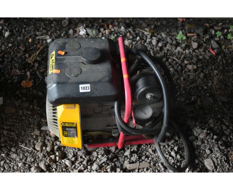 AN ACME MOTORI A220 PETROL TYRE PUMP (condition - engine pull cord stiff so untested)