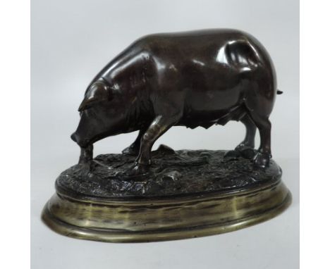A 20th century bronzed model of a pig, after Delabrierre, 23cm long