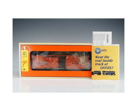 This Lionel model train boxcar features the D&amp;RGW Rio Grande livery with vibrant orange and black detailing and is emblaz