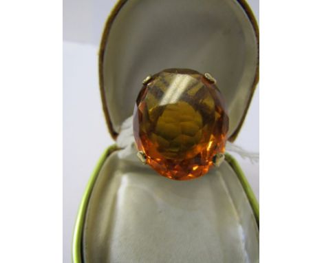 VINTAGE 9ct YELLOW GOLD CITRINE SOLITAIRE RING, large oval cut citrine set in loose 4 claw 9ct yellow gold mount, size M/N 