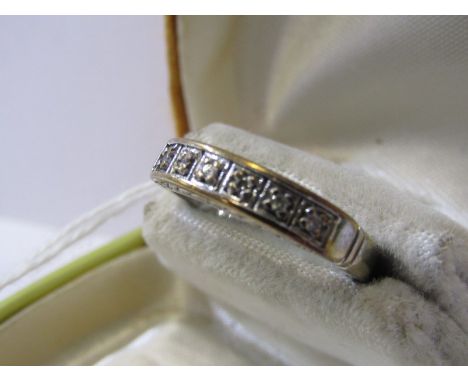 9ct WHITE GOLD 6 STONE DIAMOND HALF ETERNITY STYLE RING, approx 3.4 grams 