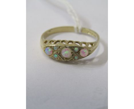 9ct YELLOW GOLD OPAL CLUSTER RING, size N/O 