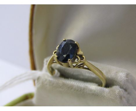 14ct YELLOW GOLD SAPPHIRE SOLITAIRE RING, oval cut blue sapphire approx 0.75ct in 14 ct yellow gold setting, size L/M 