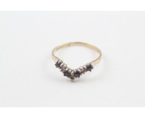 9ct gold sapphire &amp; cubic zirconia seven stone chevron ring (0.9g) 