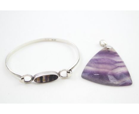 A silver Blue John bangle and an amethyst pendant (41g) 