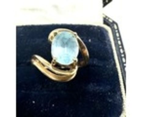 14ct gold topaz ring weight 3.4g 