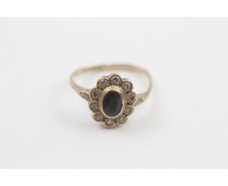 9ct gold sapphire and cubic zirconia halo dress ring (1.4g) 