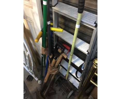 VARIOUS GARDEN TOOLS