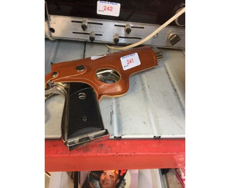 A NOVELTY PISTOL LIGHTER
