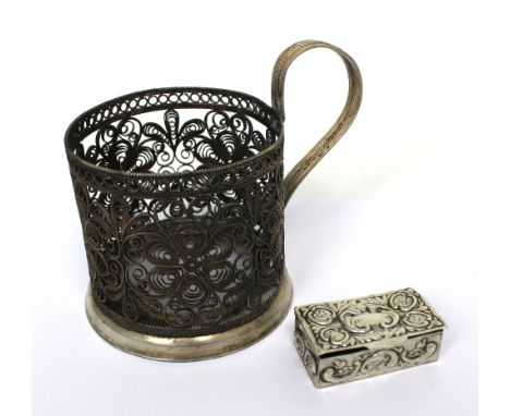 A Continental silver snuff box with gilt-wash interior and a Continental silver filigree glass holder, height 7cm (2).