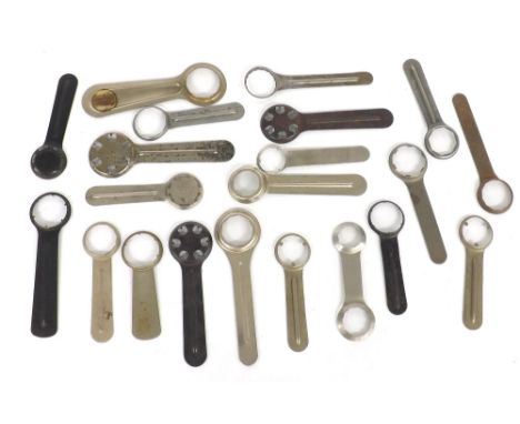 Quantity of watch case opening tools (20)