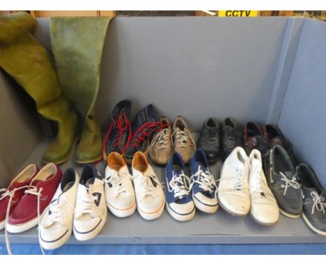 Pair of 'Keenfisher' waders &amp; selection of deck shoes, golf shoes to include makes Footjoy, Dunlop &amp; Timberland marke