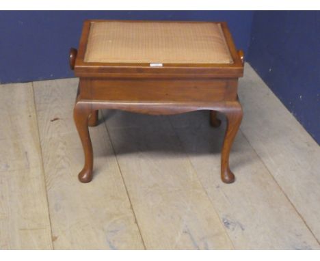 Piano stool with adjustable seat 42.5cm x 57cm 