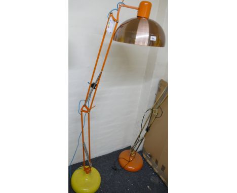 Adjustable Extra Large Angled Shape Classic Desk Style Floor Lamp:(please refer to conditions on lot 599) 