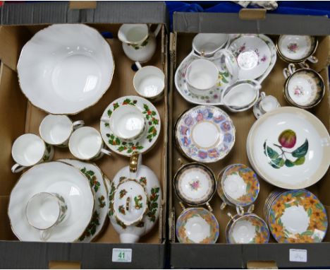 A mixed collection of items to include Queens Yuletide designed tea ware: together with similar art deco designed items etc (