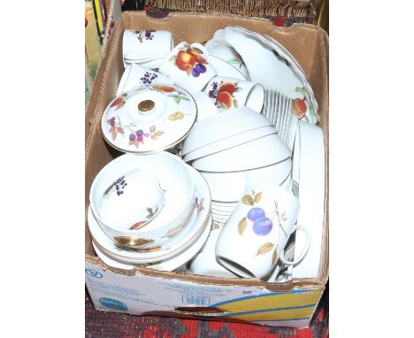 A quantity of Royal Worcester tea/dinner wares decorated in the Evesham pattern.