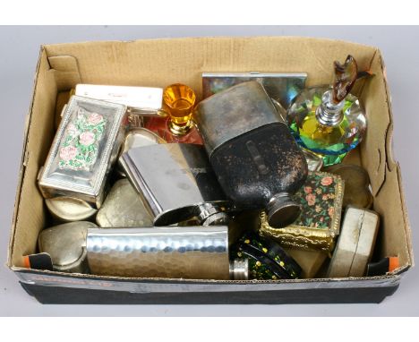 A collection of trinket boxes, hip flasks and scent bottles.