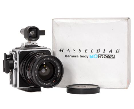 A Hasselblad SWC/M medium format viewfinder camera, chrome, No UTW14290, with Carl Zeiss Biogon 38mm F4.5T lens, No 4511913, 