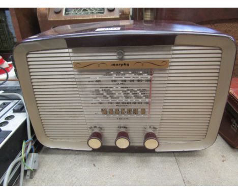 A vintage Murphy Bakelite cased radio 