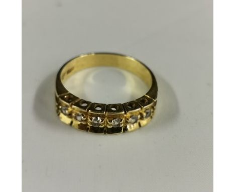 18CT GOLD RING