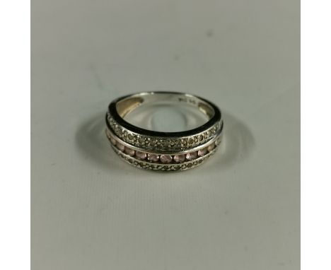 9CT WHITE GOLD &amp; DIAMOND RING