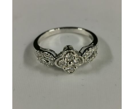 18CT WHITE GOLD &amp; DIAMOND RING