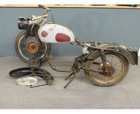 1962 Panther Villiers 350cc twin cylinder two stroke motorbike, registration number 308EWA. Rear mudguard has original Frank 