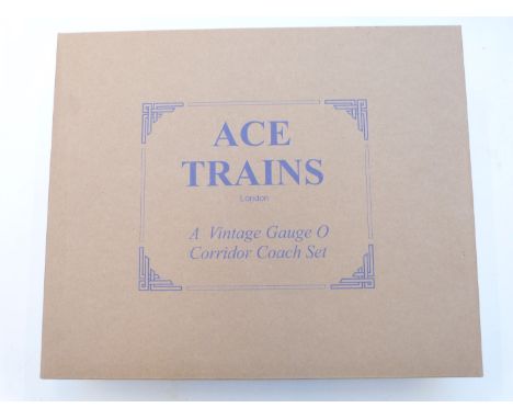 ACE Trains 0 gauge model railway Corridor Coach Set with three BR C/5 coaches, in original box.&nbsp;