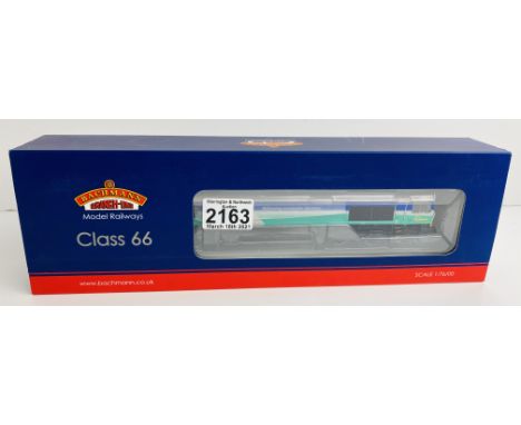Bachmann 32-738 Class 66 711 'Sence' GBRF Aggregates Loco with Etched Name Plates &amp; Instructions, Boxed - P&amp;P Group 1
