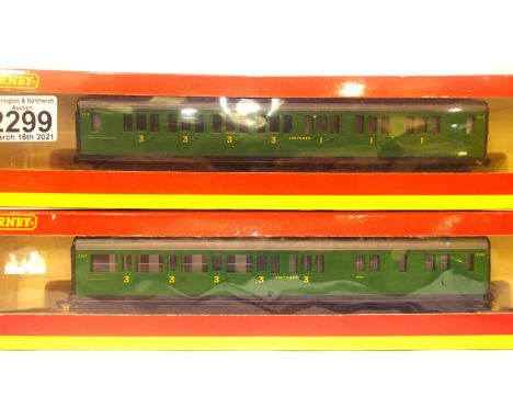 Two Hornby SR malachite green coaches R4008C Brake Third, R4009D Composite. P&P Group 1 (£14+VAT for the first lot and £1+VAT