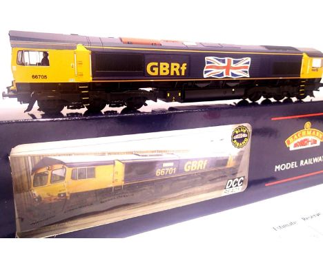 Bachmann 32-727Y class 66 66705 GBRF Golden Jubilee Livery Kernow model exclusive with etched nameplates in very near mint co