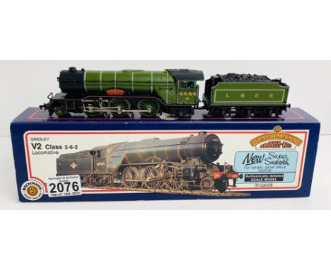 Bachmann V2 'Coldstreamer' Loco with Instructions, Boxed - P&amp;P Group 1 (£14+VAT for the first lot and £1+VAT for subseque