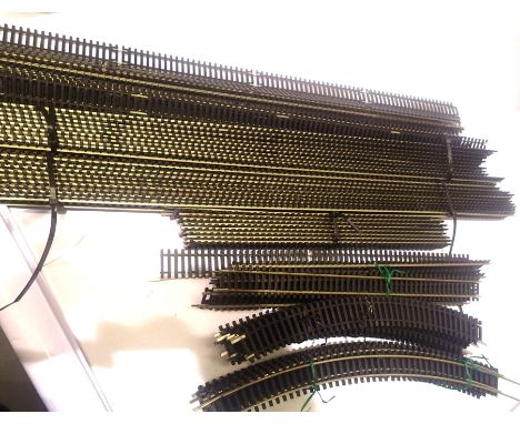 Selection of Hornby track; R603 x30, R601 x15, R607 x8, R605 x10 and others. P&amp;P Group 2 (£18+VAT for the first lot and £
