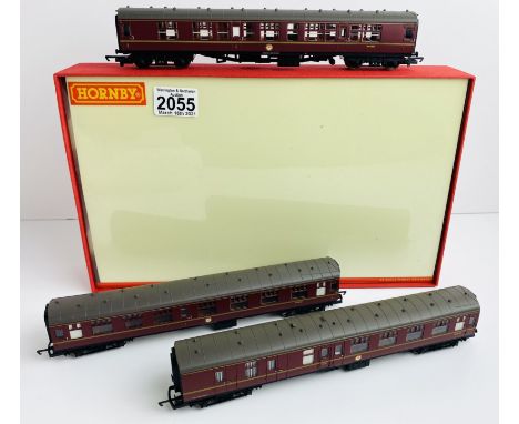 3x Hornby BR Maroon Coaches Split From Set - P&amp;P Group 1 (£14+VAT for the first lot and £1+VAT for subsequent lots) 