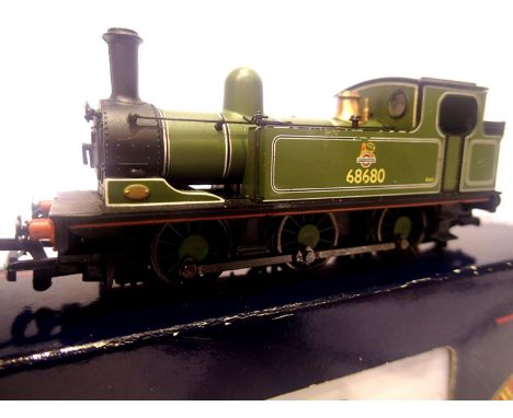 Bachmann 31-055 J72 tank 68680 BR lined green, early crest in very good condition, box is in fair condition. P&amp;P Group 1 