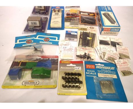 Railway accessories, mostly new in packets, Dapol soundshed x2, Peco inspection pit, servicing cradle, rail joiners, track pi