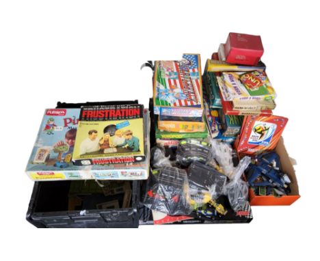 A Lego 76126 Marvel Avengers, Avengers Ultimate Quinjet, built, instructions (not checked for completeness);&nbsp; Action man