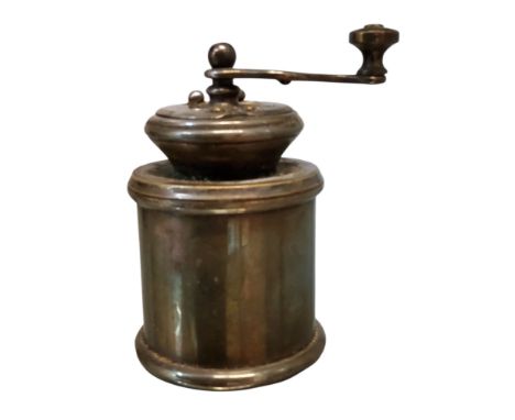 A silver Gorham pepper mill grinder, 9cm high