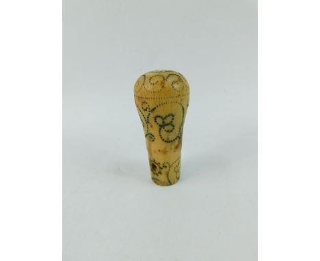 A Georgian ivory and silver pique walking stick handle, 9cm long. (AF)