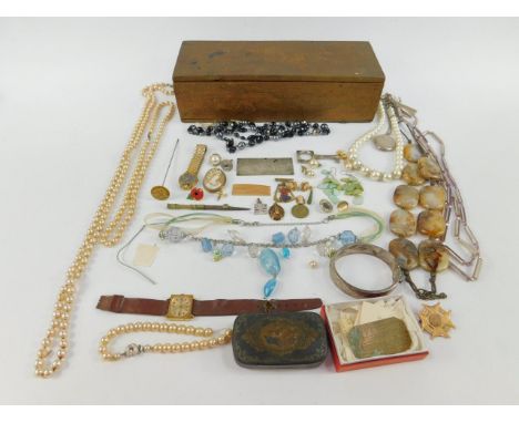 Silver and costume jewellery including pendants, hardstone beads, Chinese hat pin, bangle, papier mache snuff box, and an Art