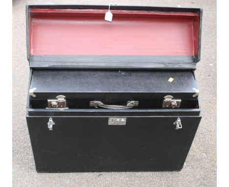 A Bexton trunk including three travel cases