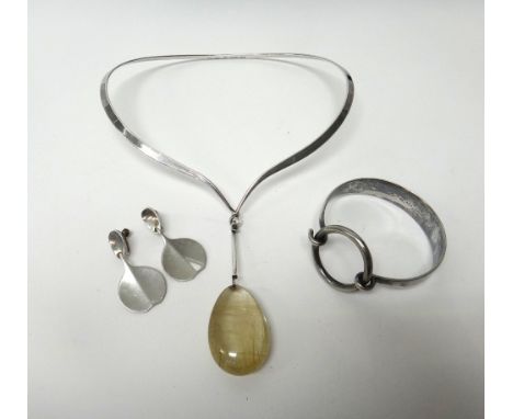 A Georg Jensen Torun silver collar necklace, detailed 'Georg Jensen Denmark Torun 925S 169', import mark London 1970, the fro