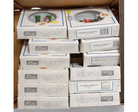 12 various boxed Britains Modern Release Coldstream Guards military figures and bandsmen, mixed examples to include No. 8313 